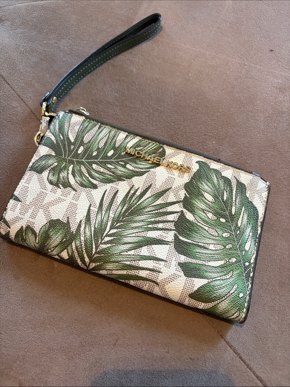 Michael Kors Green Palm-Print Jet Set Smartphone Wristlet